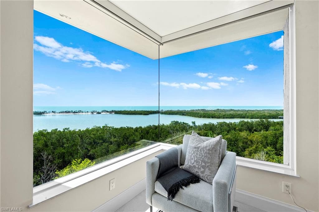 5555 Heron Point Dr 801, Naples, FL 34108-20