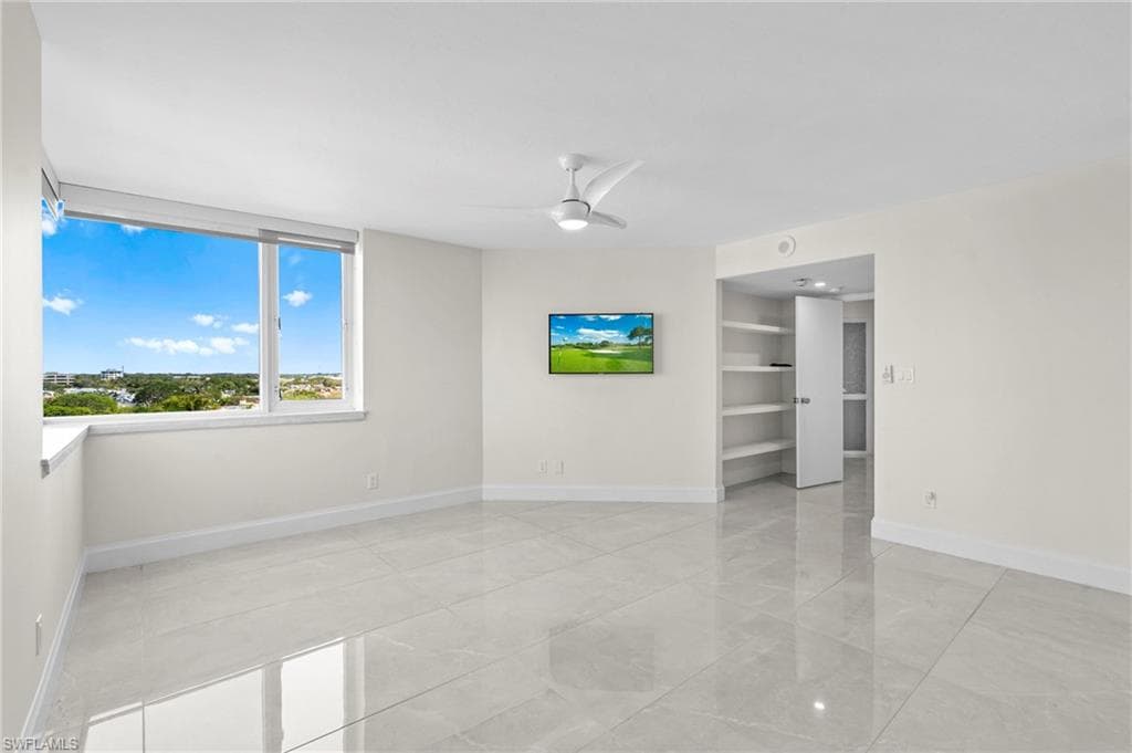 5555 Heron Point Dr 801, Naples, FL 34108-25