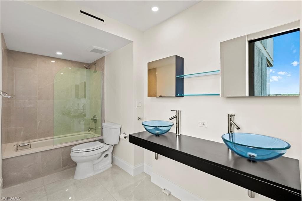 5555 Heron Point Dr 801, Naples, FL 34108-26