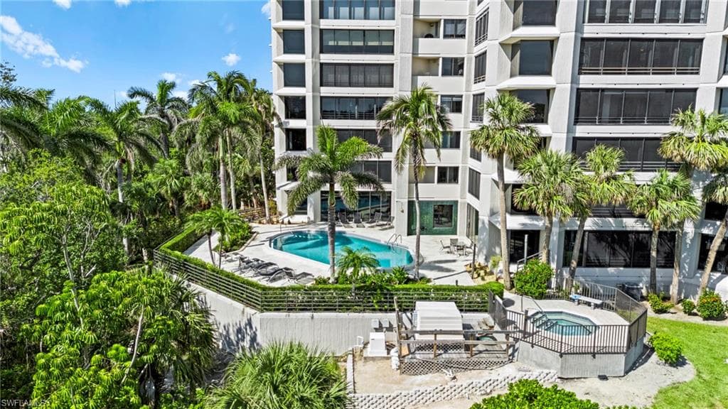 5555 Heron Point Dr 801, Naples, FL 34108-31