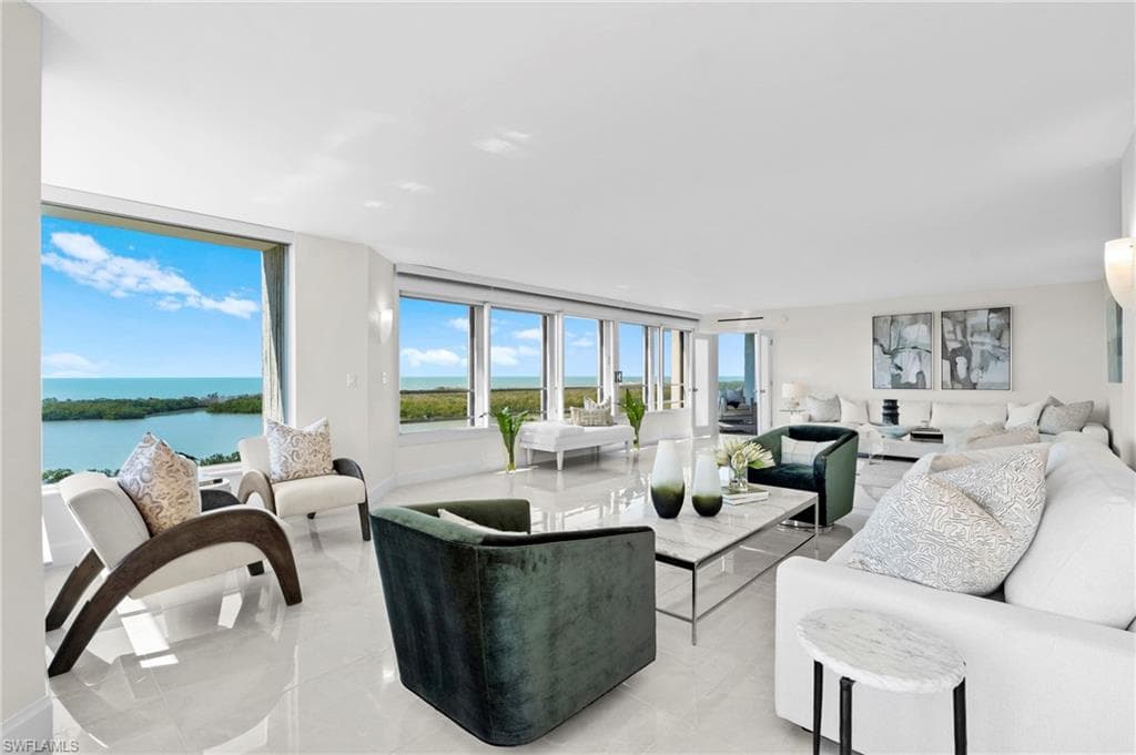 5555 Heron Point Dr 801, Naples, FL 34108-4