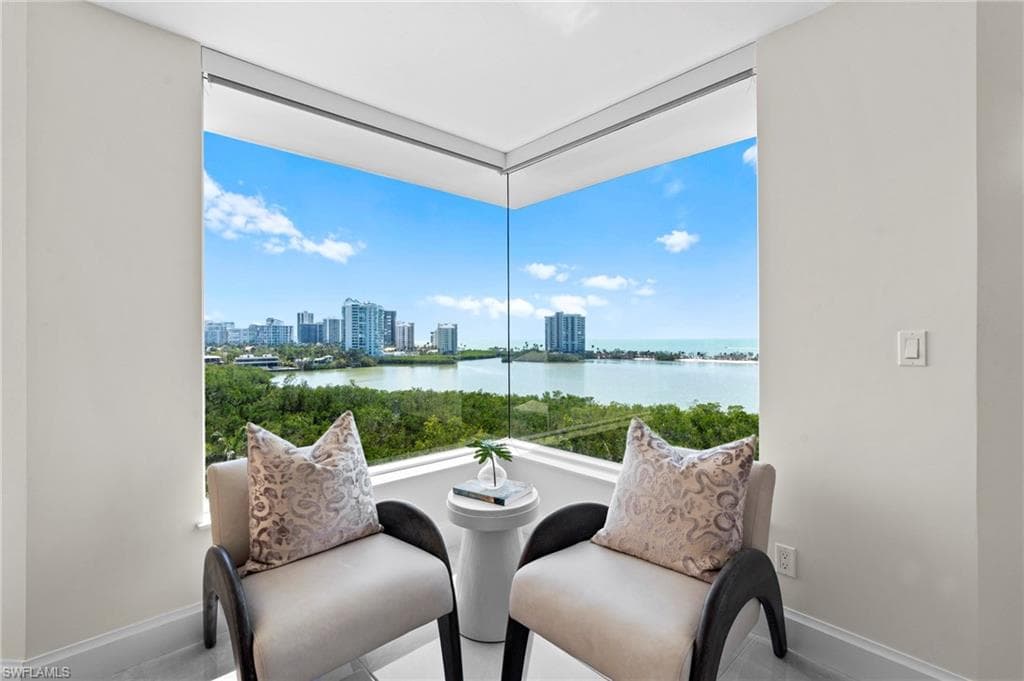 5555 Heron Point Dr 801, Naples, FL 34108-5