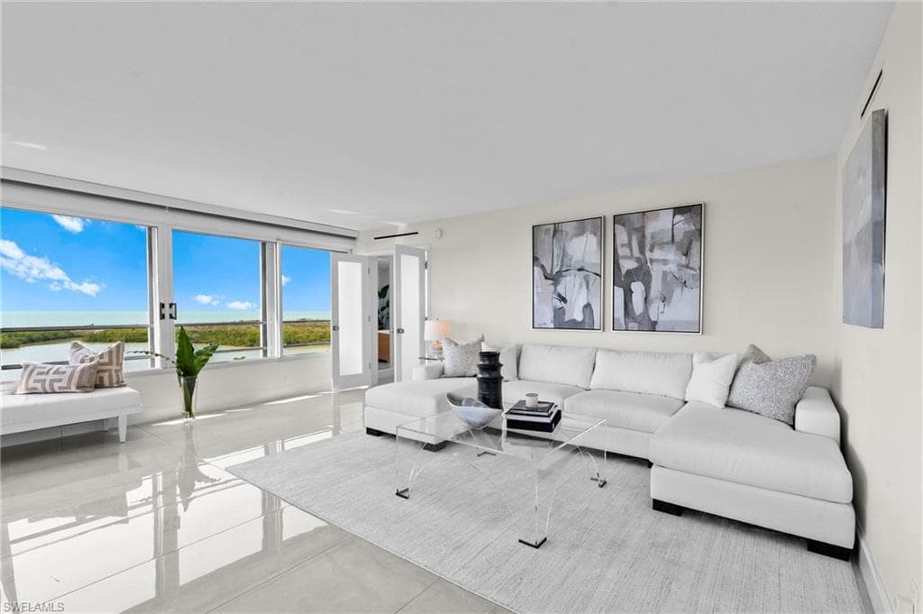 5555 Heron Point Dr 801, Naples, FL 34108-7