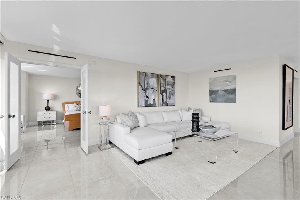 5555 Heron Point Dr 801, Naples, FL 34108-8