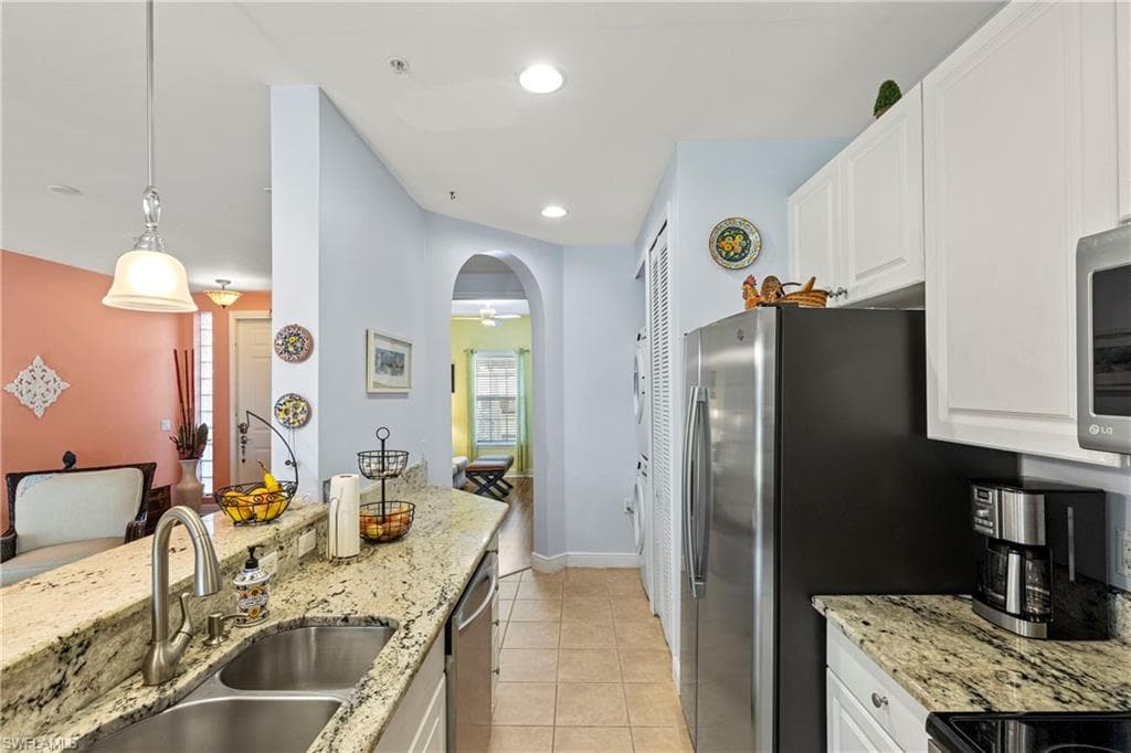 1330 Sweetwater Cv 102, Naples, FL 34110-9