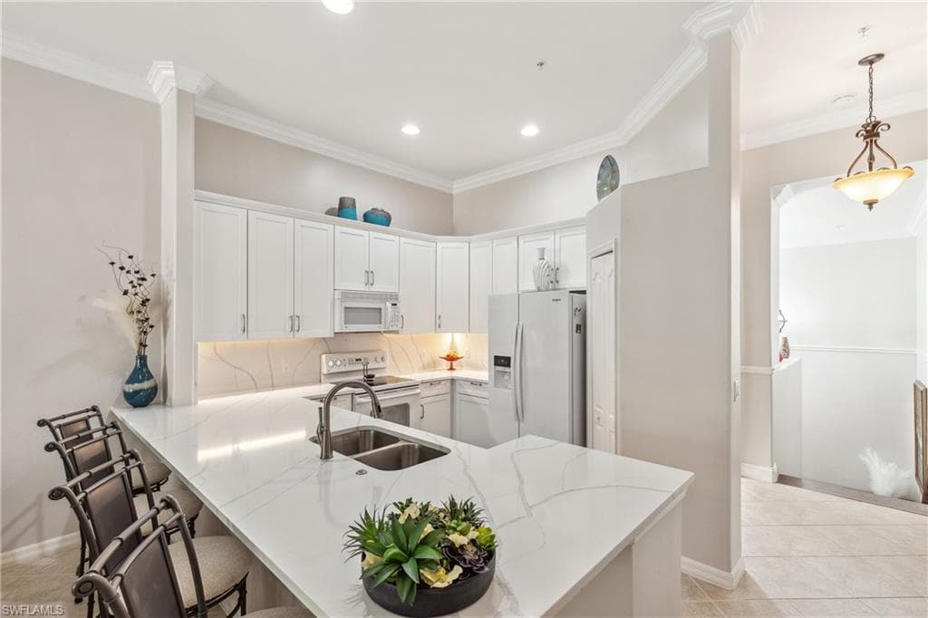 1118 Sweetwater Ln 1305, Naples, FL 34110-5