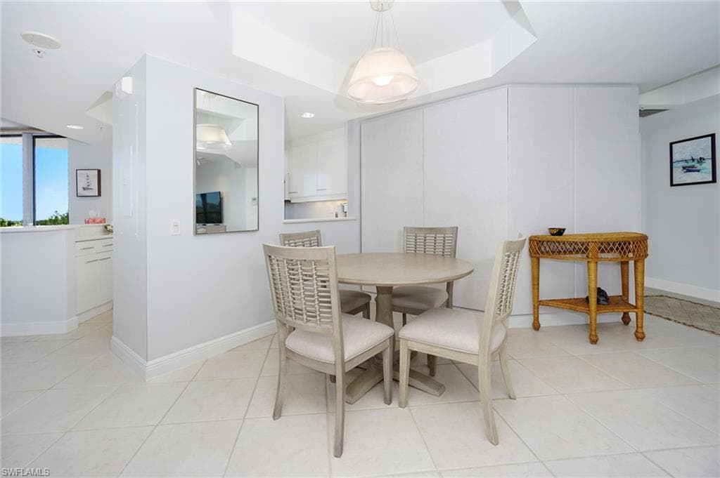 7225 Pelican Bay Blvd 502, Naples, FL 34108-9