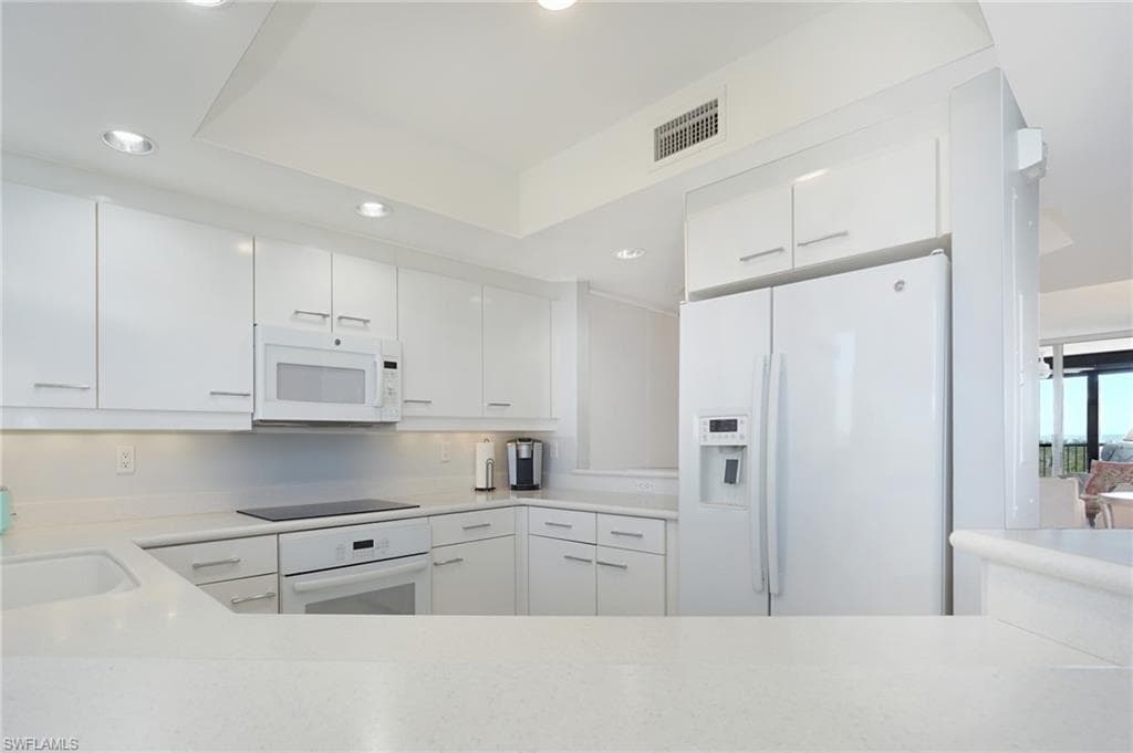 7225 Pelican Bay Blvd 502, Naples, FL 34108-10