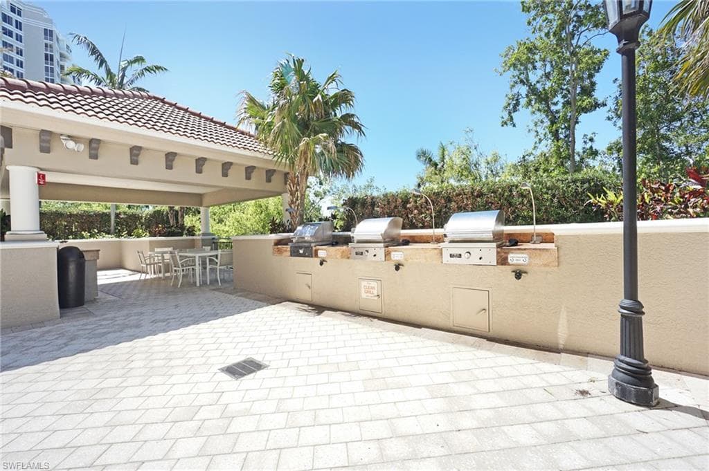 7225 Pelican Bay Blvd 502, Naples, FL 34108-25
