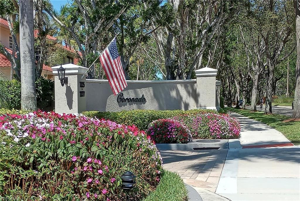 7225 Pelican Bay Blvd 502, Naples, FL 34108-27
