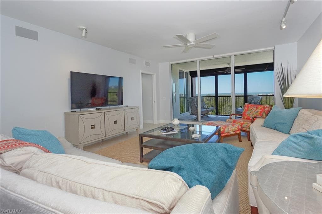 7225 Pelican Bay Blvd 502, Naples, FL 34108-4