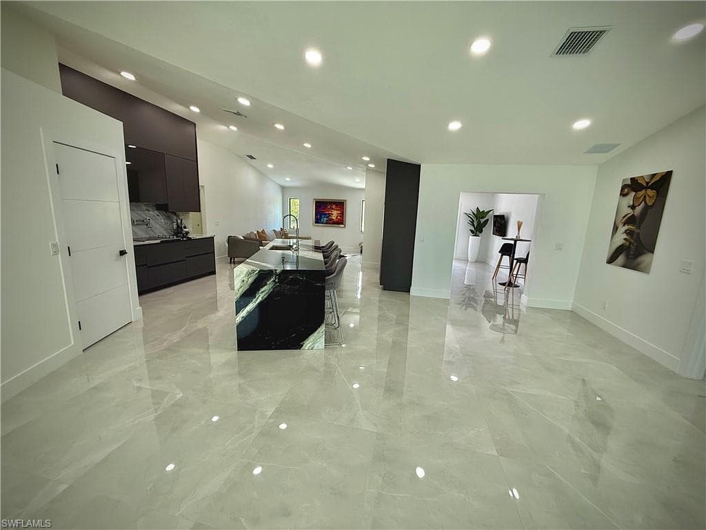 861 8th St SE, Naples, FL 34117-15