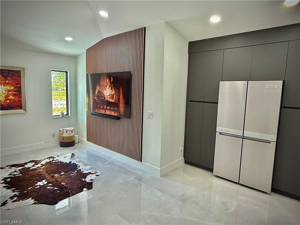 861 8th St SE, Naples, FL 34117-20