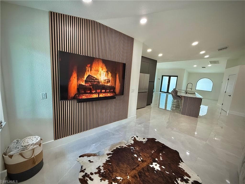 861 8th St SE, Naples, FL 34117-23