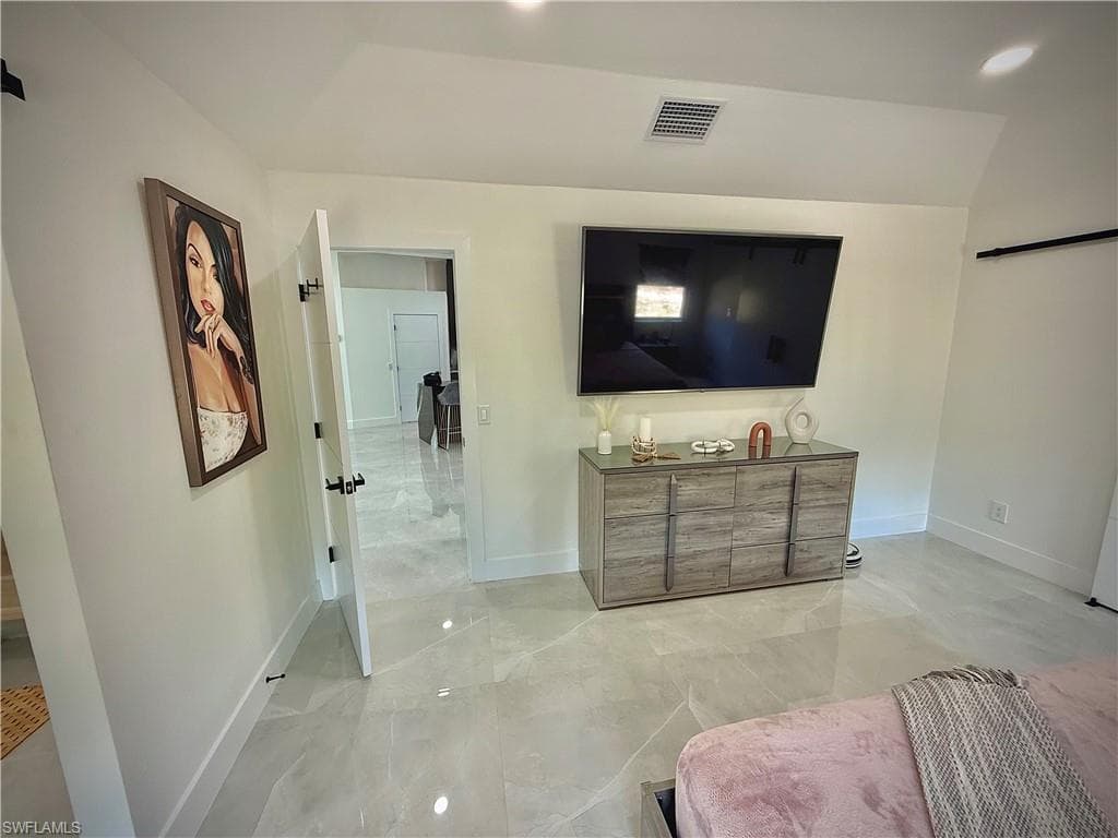 861 8th St SE, Naples, FL 34117-27