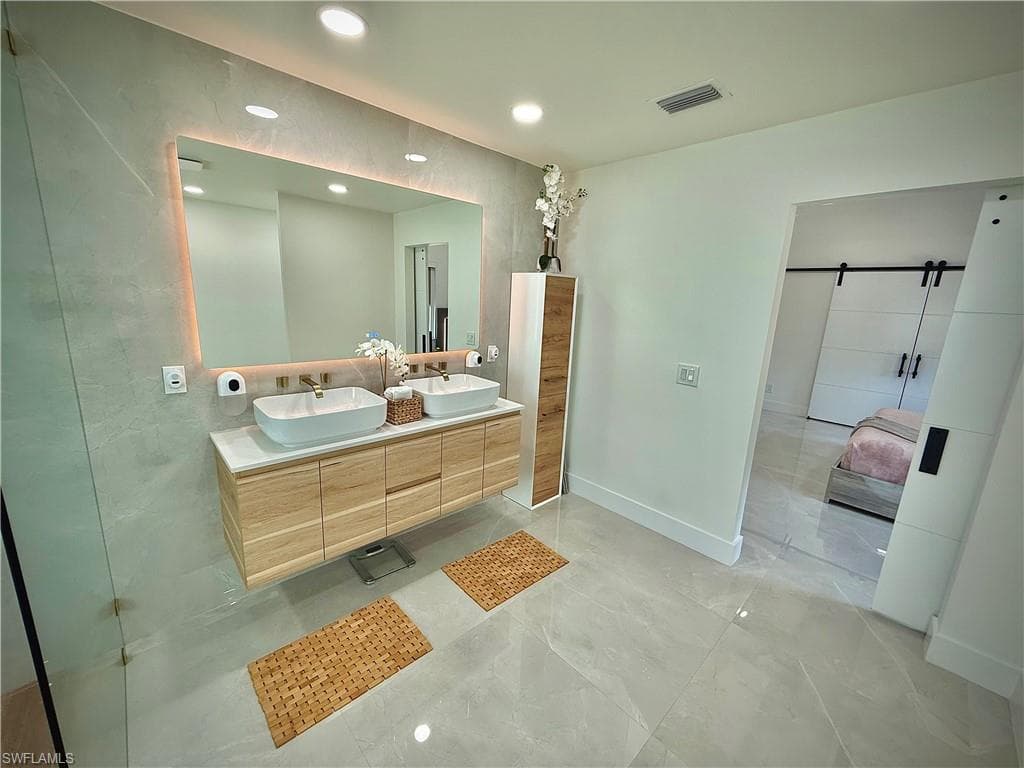 861 8th St SE, Naples, FL 34117-31