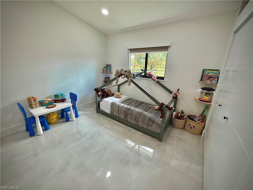 861 8th St SE, Naples, FL 34117-35
