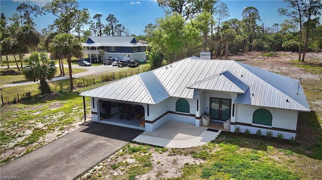 861 8th St SE, Naples, FL 34117-3