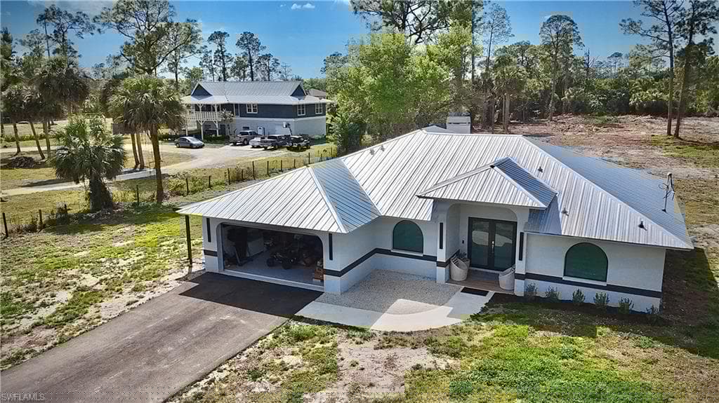 861 8th St SE, Naples, FL 34117-3