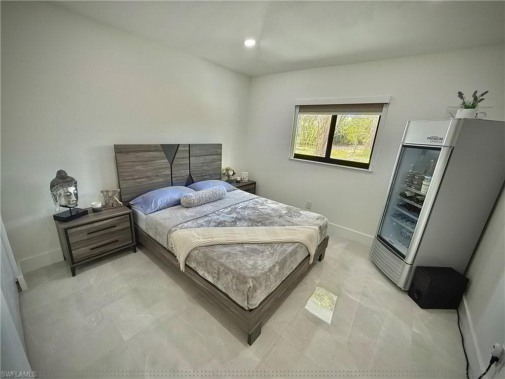861 8th St SE, Naples, FL 34117-40