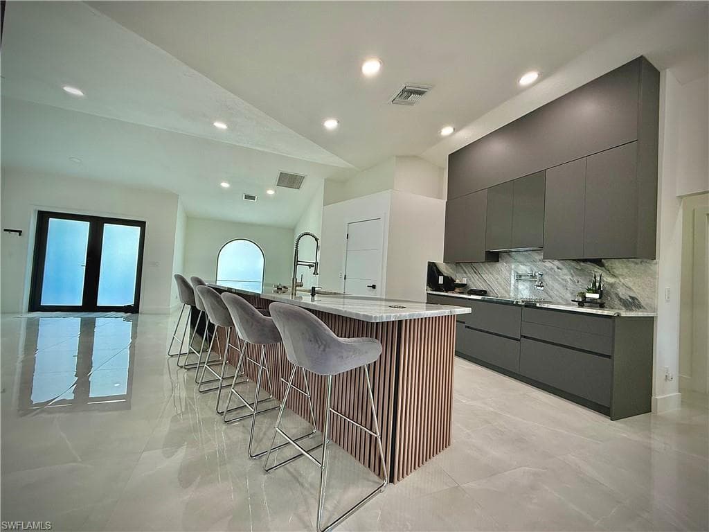 861 8th St SE, Naples, FL 34117-7
