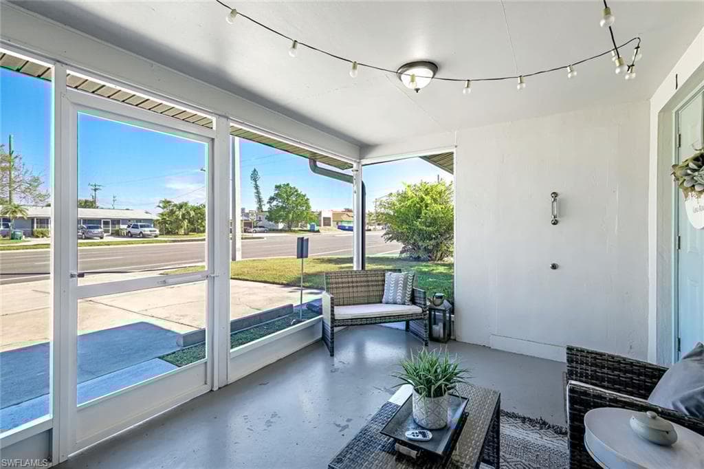 202 Cape Coral Pkwy W, Cape Coral, FL 33914-27