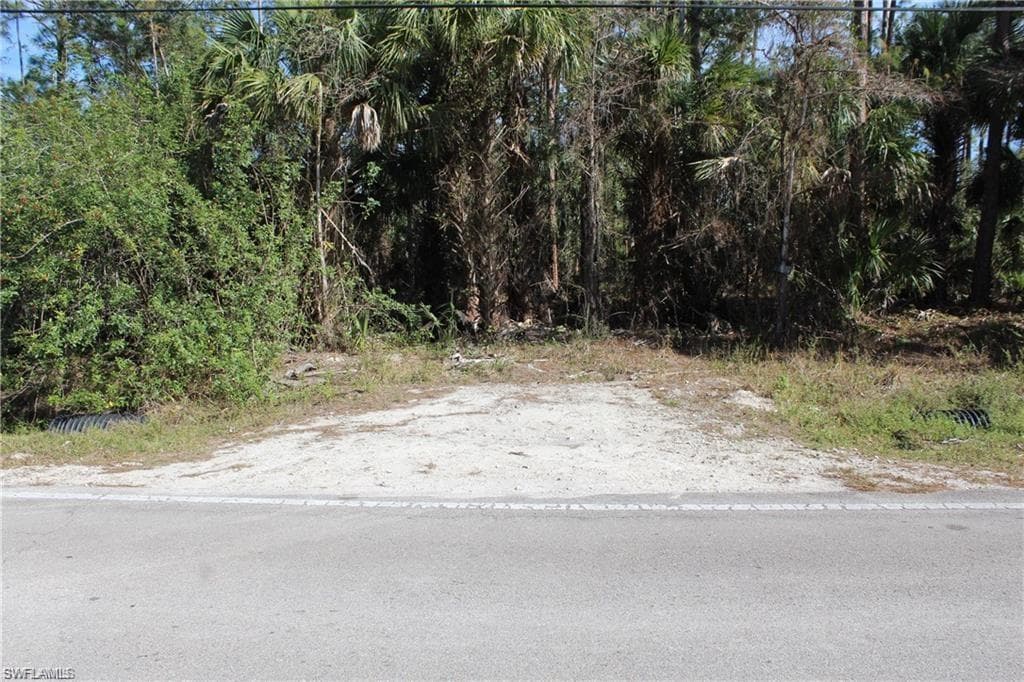 86 9th St SW, Naples, FL 34117-3