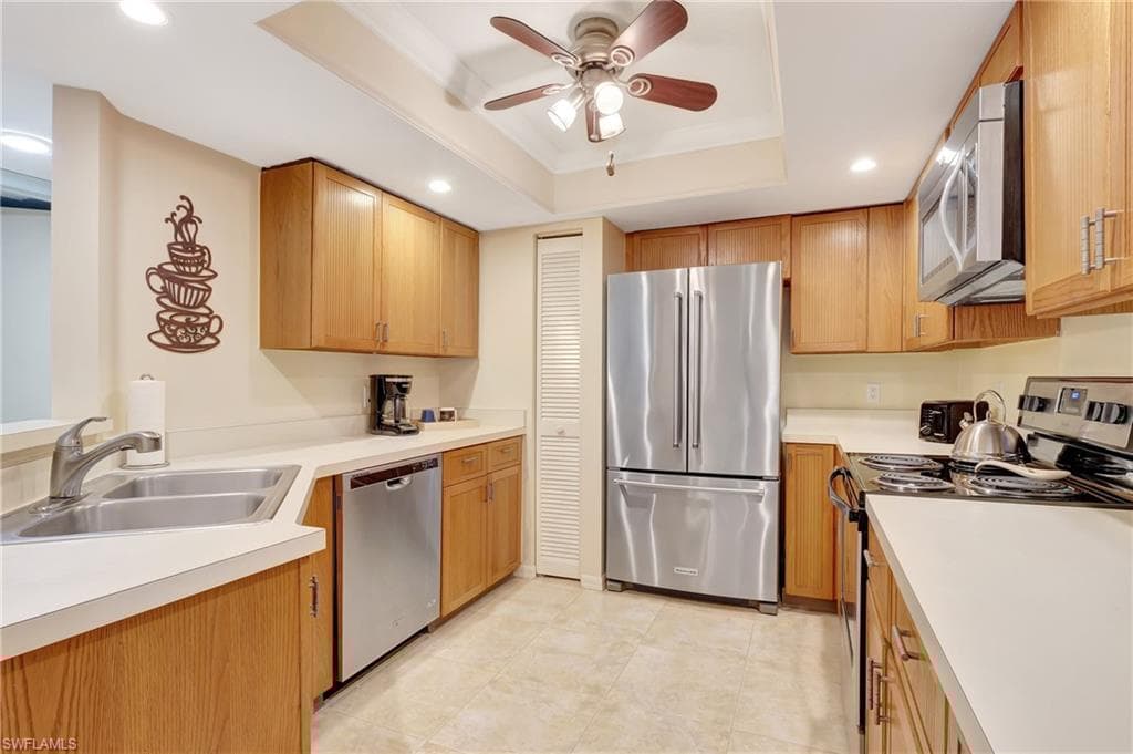 616 Wiggins Bay Dr 616, Naples, FL 34110-14