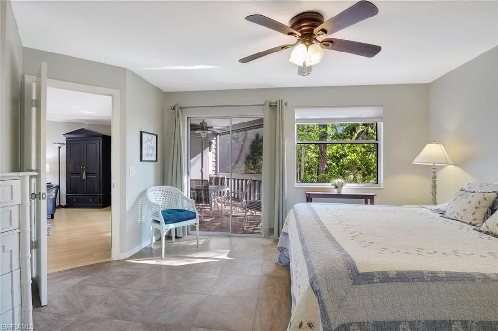 616 Wiggins Bay Dr 616, Naples, FL 34110-19