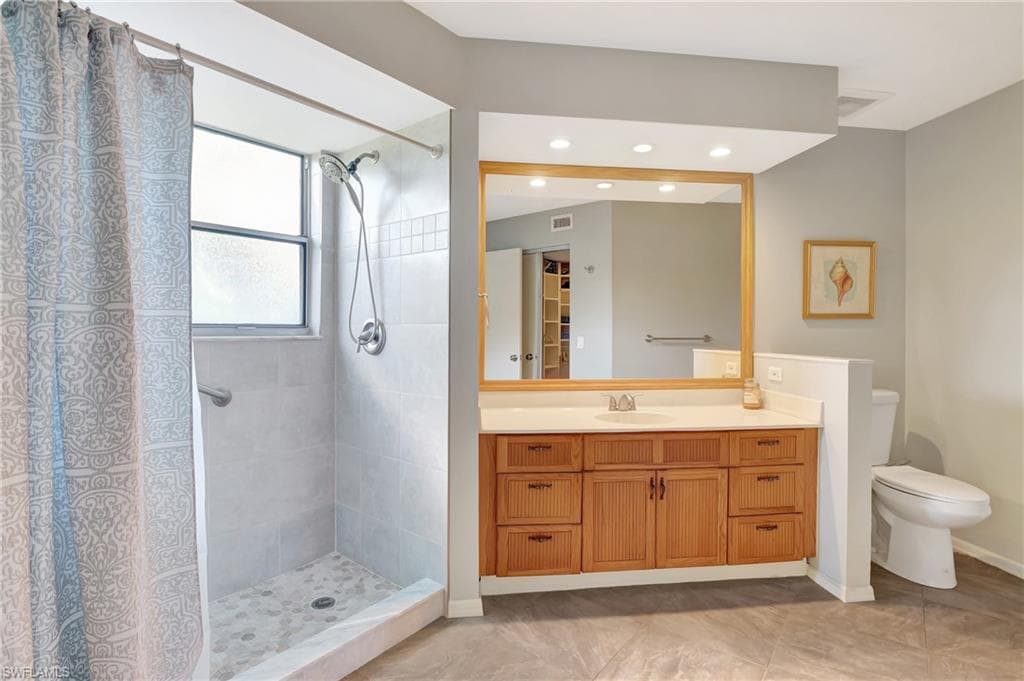 616 Wiggins Bay Dr 616, Naples, FL 34110-23