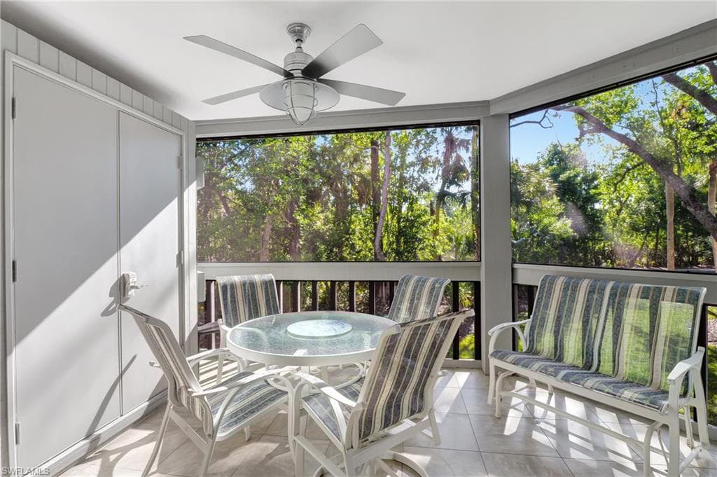 616 Wiggins Bay Dr 616, Naples, FL 34110-2