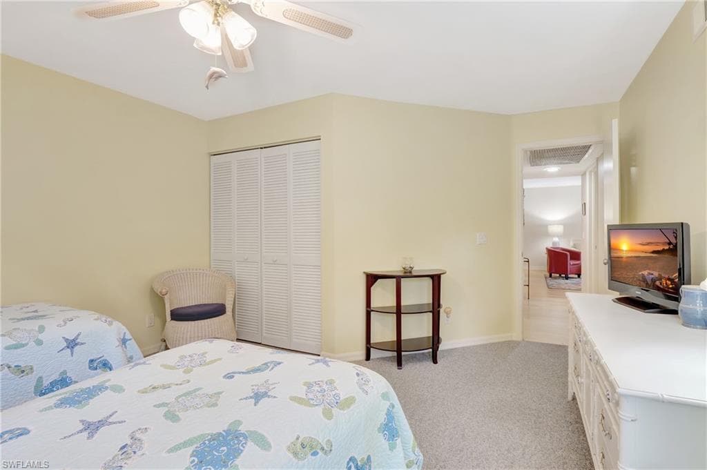 616 Wiggins Bay Dr 616, Naples, FL 34110-29