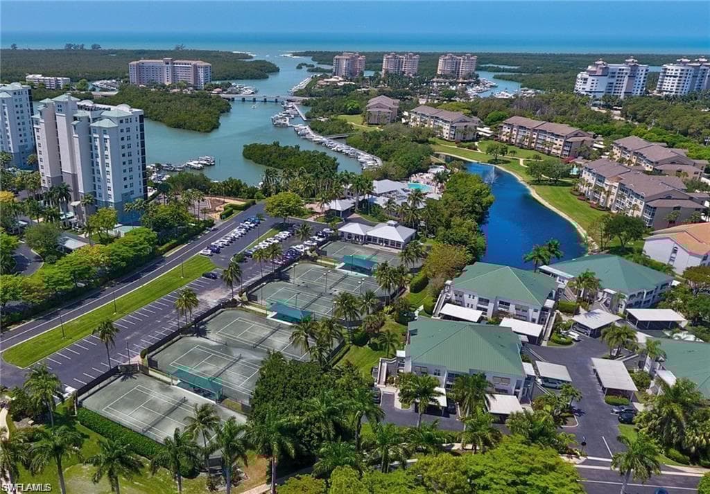 616 Wiggins Bay Dr 616, Naples, FL 34110-37