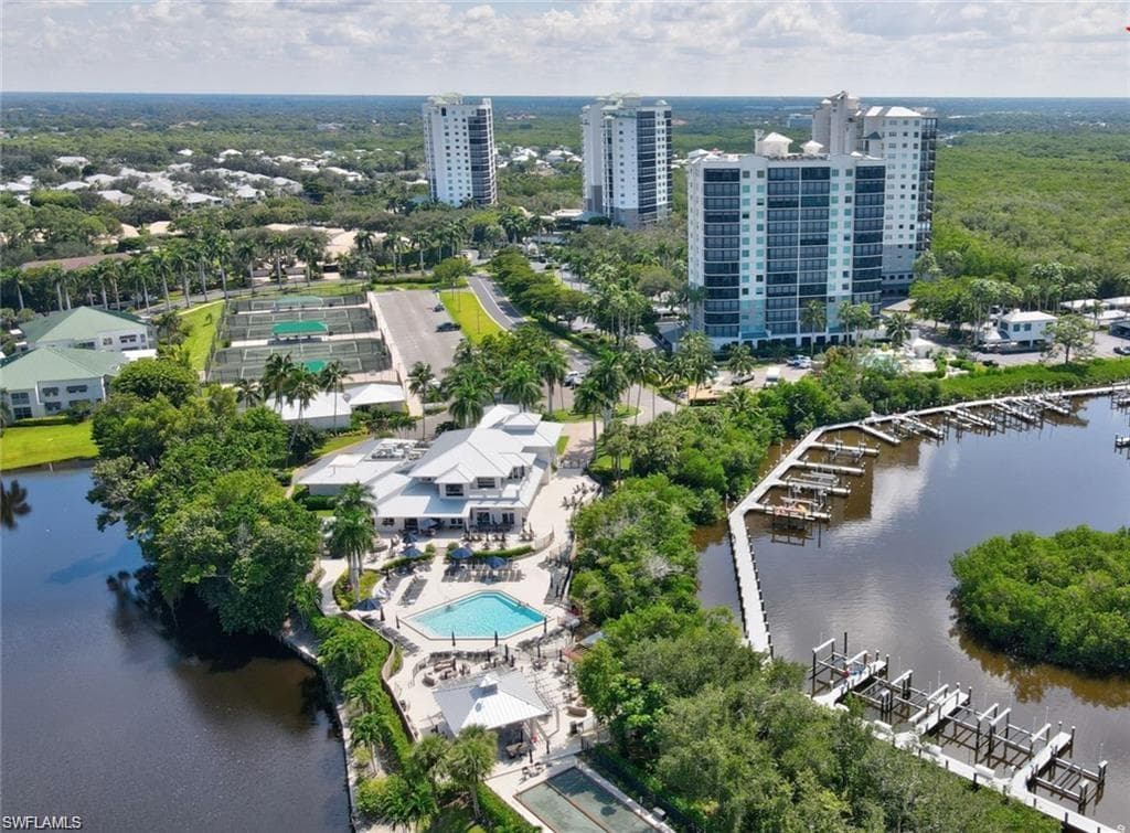 616 Wiggins Bay Dr 616, Naples, FL 34110-38