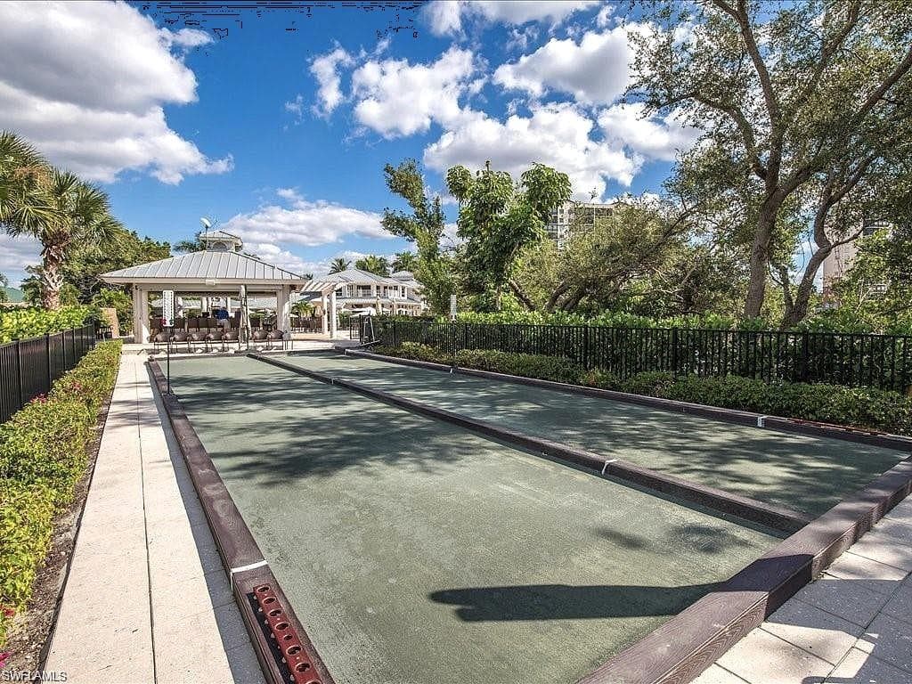 616 Wiggins Bay Dr 616, Naples, FL 34110-39