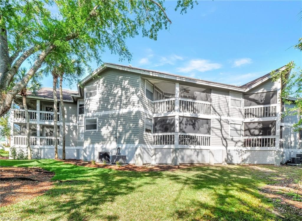 616 Wiggins Bay Dr 616, Naples, FL 34110-4