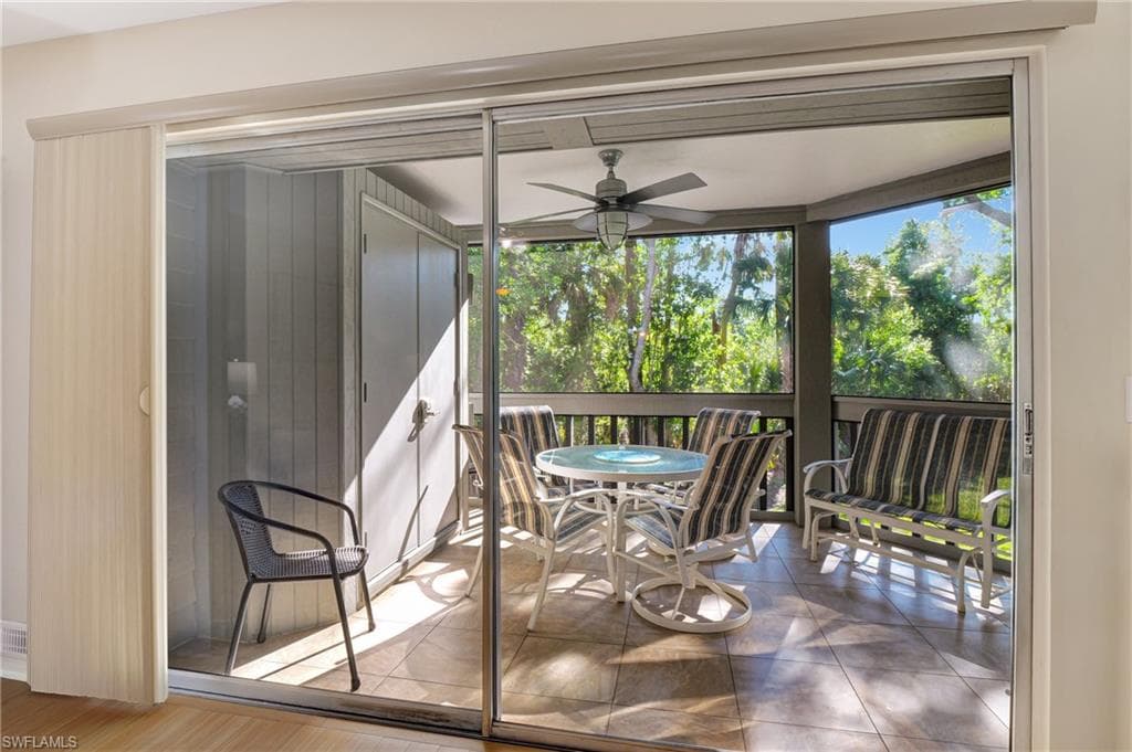 616 Wiggins Bay Dr 616, Naples, FL 34110-5