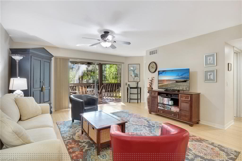 616 Wiggins Bay Dr 616, Naples, FL 34110-8