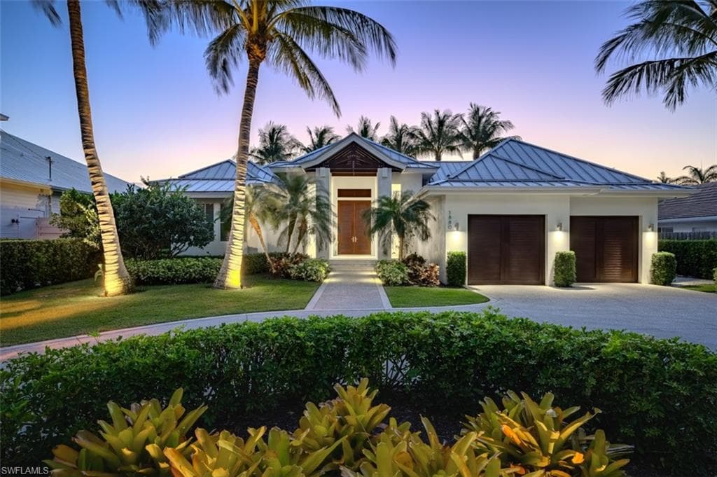 1880 Sandpiper St, Naples, FL 34102-1