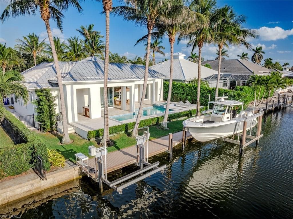 1880 Sandpiper St, Naples, FL 34102-2