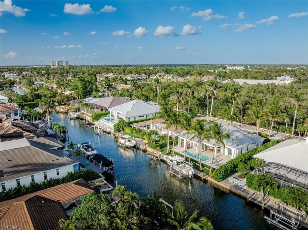 1880 Sandpiper St, Naples, FL 34102-40