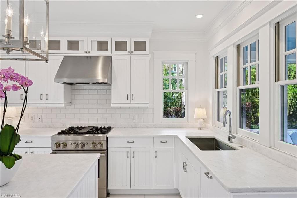 356 11th Ave S, Naples, FL 34102-23