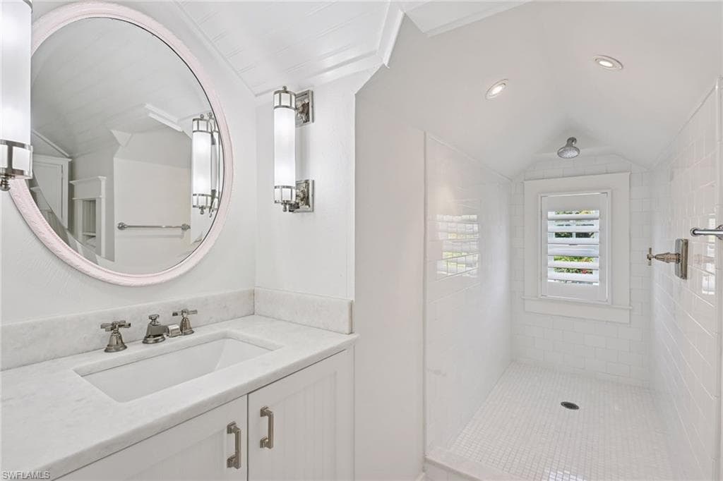 356 11th Ave S, Naples, FL 34102-30