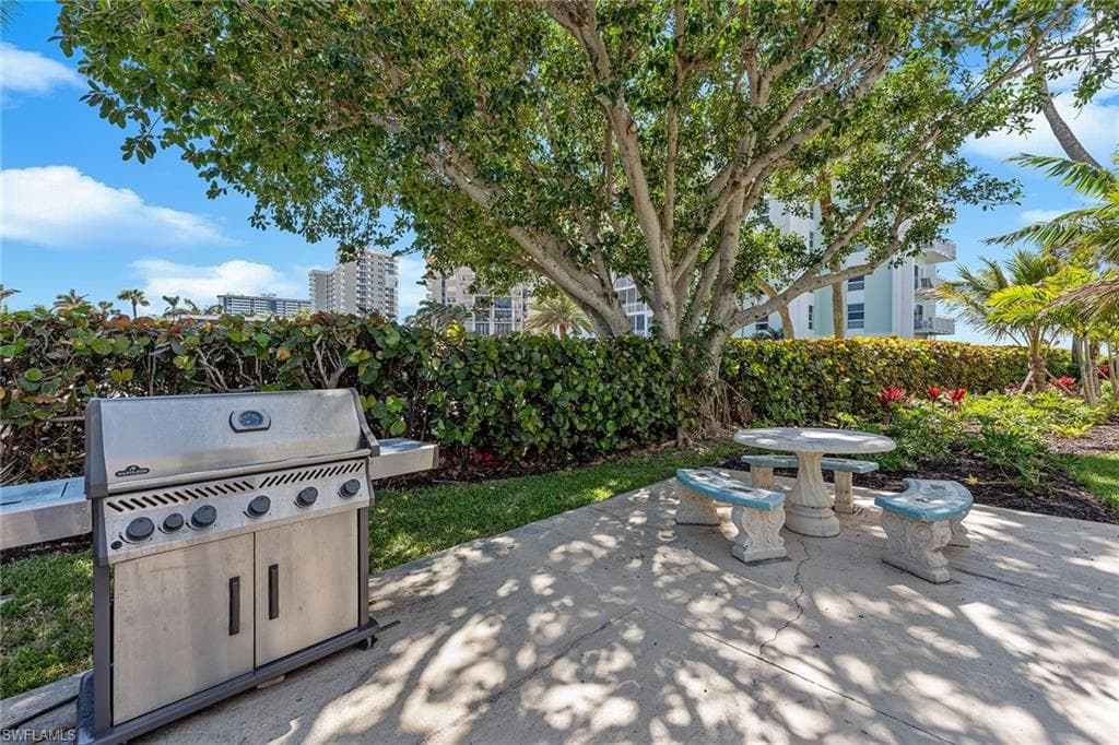 220 Seaview Ct 216, Marco Island, FL 34145-27