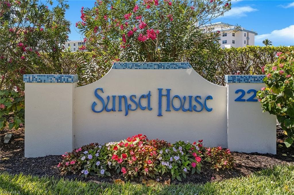 220 Seaview Ct 216, Marco Island, FL 34145-29
