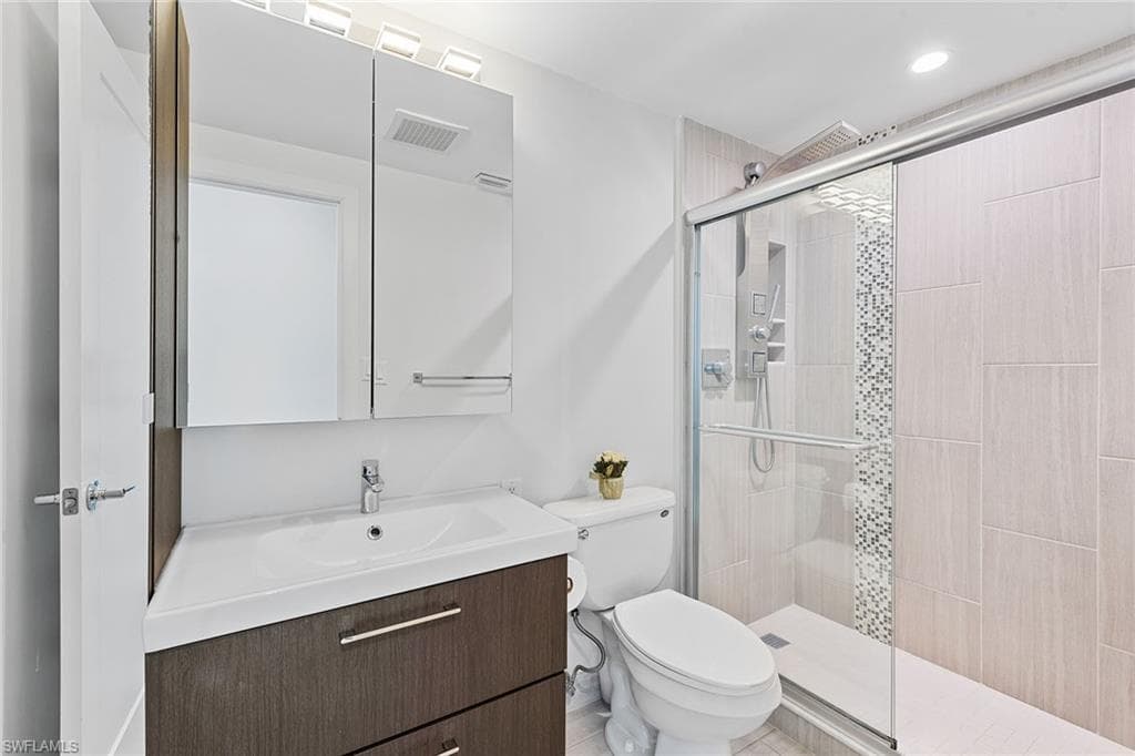 220 Seaview Ct 216, Marco Island, FL 34145-4