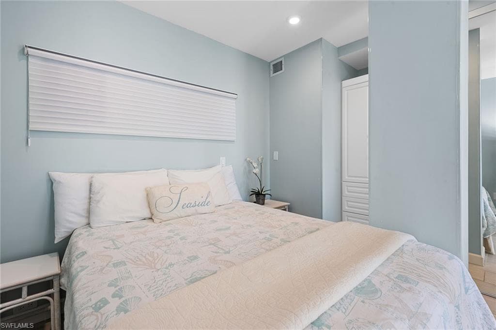 220 Seaview Ct 216, Marco Island, FL 34145-5