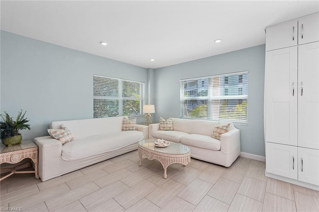 220 Seaview Ct 216, Marco Island, FL 34145-6