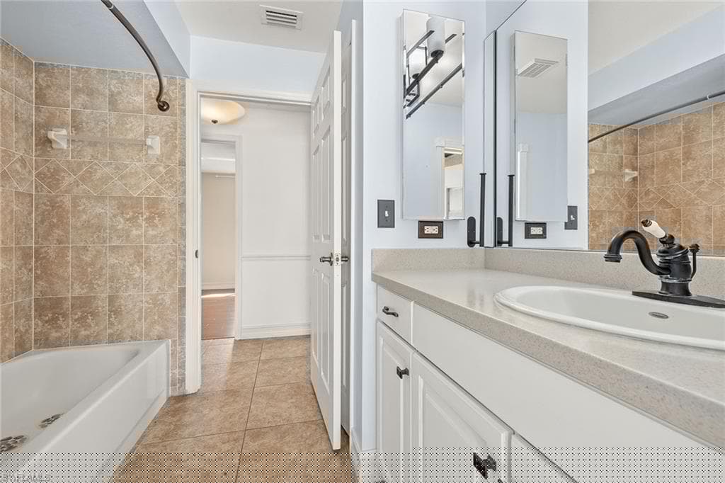 2312 31st St, Cape Coral, FL 33993-30