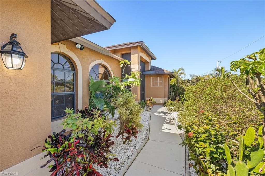 2312 31st St, Cape Coral, FL 33993-5